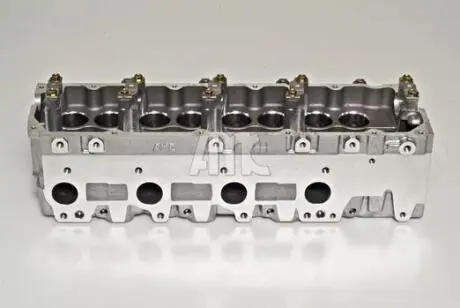 Головка блоку циліндрів TOYOTA 3.0 TD AMC 908780 (фото 1)