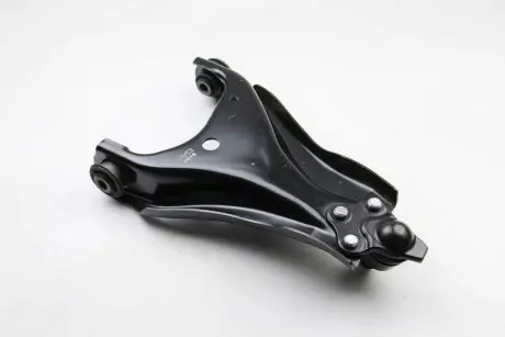 Рычаг передний нижний правый RENAULT DUSTER (11-18,17-) AYD 97-09537