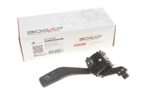 Перемикач світла фар VW Caddy III 1.9-2.0 TDI 04-15 BOGAP A7318103