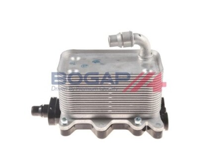 Радиатор масляный BMW 5/6/7/X3 2.0-4.4 D 02-10 (теплообменник) BOGAP B4222120