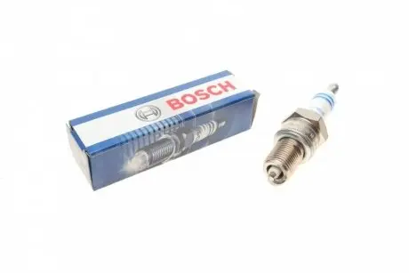 Свічка запалювання VW Passat/Renault Trafic/Clio 1.2-1.6 -96 BOSCH 0 242 229 656