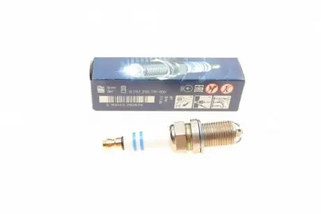 Свічка запалювання VW Touareg 4.2 V8 02-06 BOSCH 0 242 235 715