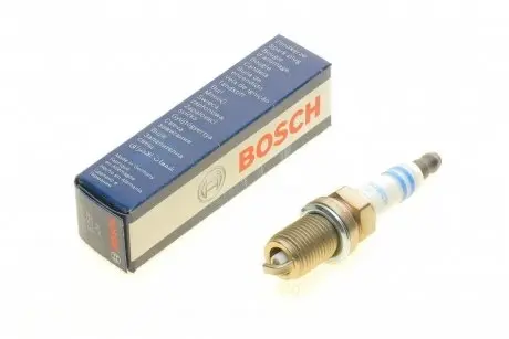 Свічка запалювання Renault Laguna/Megane/Scenic 2.0/2.0TCe 04- BOSCH 0 242 235 749