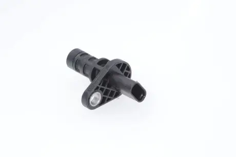 Датчик оборотов коленвала BOSCH 0261210318