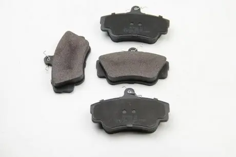 Тормозные колодки перед. Volvo 440/460/480 86- (Lucas) BREMSI BP2464