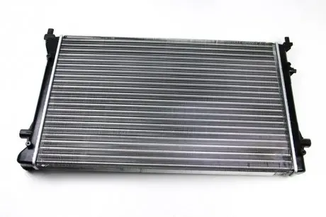 Радиатор воды Caddy III 2.0SDI/1.4i/1.6i /Golf/Octavia (+/- AC) (650x398x26) BSG BSG 90-520-013