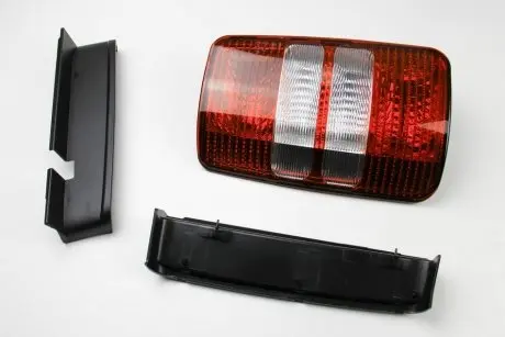 Фонарь задний VW Caddy 10-Л. BSG BSG 90-805-012