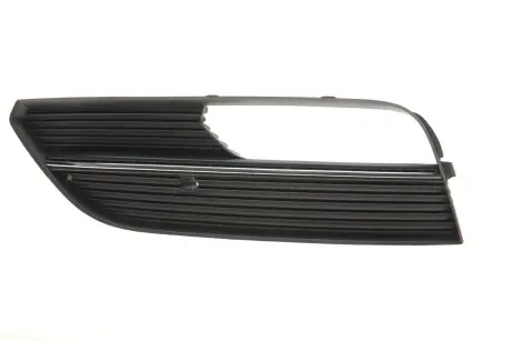 Грати протитуманної фари лівої зі смужкою Audi A3 (13-16) DPA 88071818402