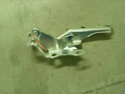 Петля капота правая EC7 EC7RV GEELY 1062002606