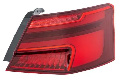 Ліхтар задній Прав (зовнішн, LED) AUDI A3 8V 06.16-05.20 HELLA 2SD012831041
