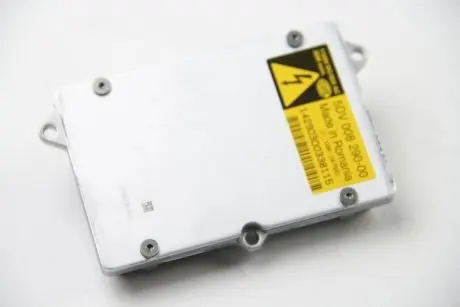 Блок разжигания ксенона A6/BMW 5(E60) /5(E61) / X5(E53) /FOCUS 98- HELLA 5DV008290-004
