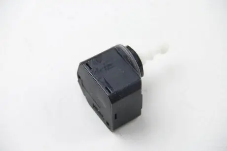 Регулювання фари HELLA 6NM008830601