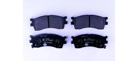 Гальмівні колодки, дискове гальмо (набір) HELLA 8DB355010251