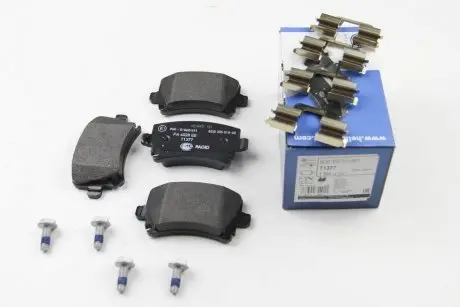Гальмівні колодки зад Caddy III/Golf V/Audi A4 03- HELLA 8DB355010-601