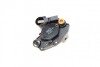 Реле генератора (14.5V) VW Golf 1.4-2.9 91-05/Caddy 1.9TDI 96-04 (HÜCO) HITACHI 130716 (фото 5)