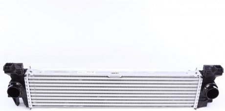 Радиатор интеркулера MB Vito CDI 14- MAHLE / KNECHT CI 153 000P (фото 1)