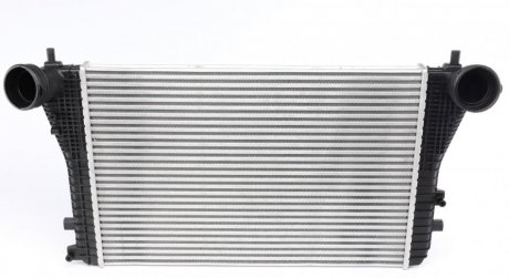 Радиатор интеркулера VW Caddy III 1.9 TDI 04-10 (407x615x32) MAHLE / KNECHT CI 83 000S (фото 1)