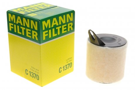 Фильтр воздушный BMW 1 (E81/E87)/3 (E90-E93) 1.6i N43/N45 07-13 -FILTER MANN C 1370 (фото 1)