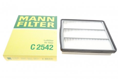 Фильтр воздушный Hyundai Terracan 2.5TD/2.9CRDI/3.5 V6 01-06 -FILTER MANN C 2542
