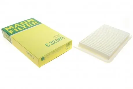 Фільтр повітряний Lexus RX 3.0/3.5 03-08/ Toyota Camry 2.0-3.0 01-06 -FILTER MANN C 32 003
