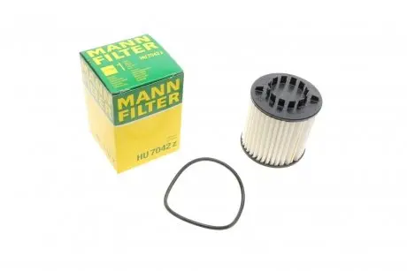 Фильтр масляный Fiat Doblo/Fiorino/Punto/Qubo 1.3 D Multijet 13- -FILTER MANN HU 7042 Z