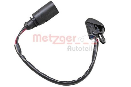 Форсунка омывателя стекла Skoda Fabia/Octavia/Roomster 96-15 (с подогревом)) (OE VAG) METZGER 2220608