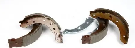 Колодки тормозные (задние) Peugeot 106/206/306/Renault Clio/Laguna (барабаны)) (203x39) (Lucas) MEYLE 16-14 533 0000
