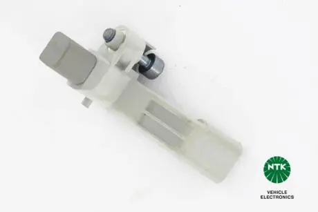 Датчик положення колінчастого вала AUDI A1, A1 CITY CARVER, A3, A4 B9, A5, Q2, Q3, SEAT ALHAMBRA, ARONA, ATECA, IBIZA IV, IBIZA IV SC, IBIZA IV ST, IBIZA V, LEON, LEON SC 1.0-2.0 04.11- NGK 81471