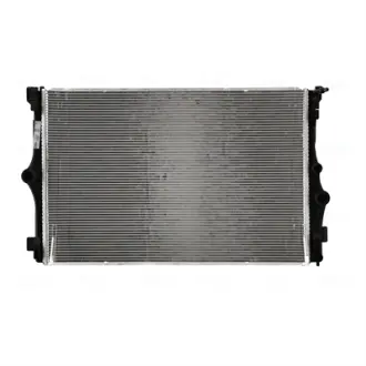Радіатор охолодження двигуна NISSENS 606781