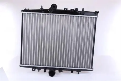 Радіатор охолоджування NISSENS 61295A