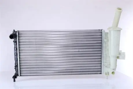 Радиатор охлаждения NISSENS 61764