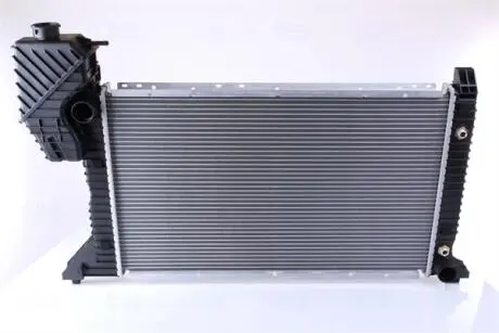 Радиатор охлаждения NISSENS 62686A