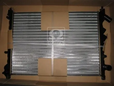 Радиатор охлаждения NISSENS 63832