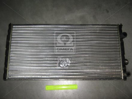 Радіатор охолодження VW PASSAT B4 (93-) 1.6-2.9i (вир-во) NISSENS 65252 (фото 1)