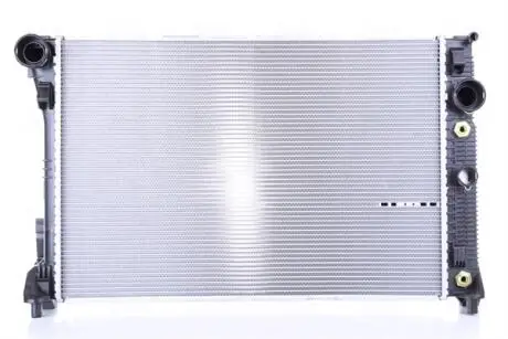 Радиатор, охлаждение двигателя NISSENS 67101