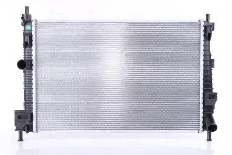 Радіатор охолоджування NISSENS 68523
