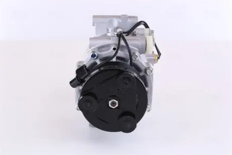 MITSUBISHI Компресор кондиціонера ECLIPSE IV 05-, ENDEAVOR 03-, GALANT IX 03- NISSENS 890879