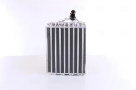 Испаритель кондиционера NISSENS 92135