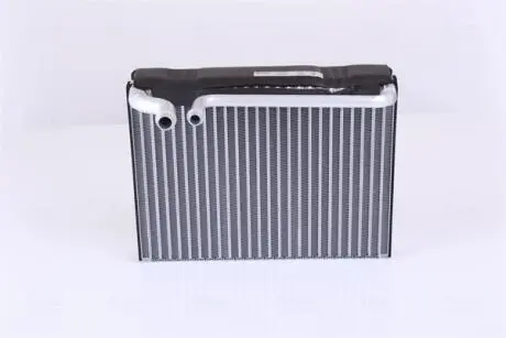 Испаритель кондиционера NISSENS 92186