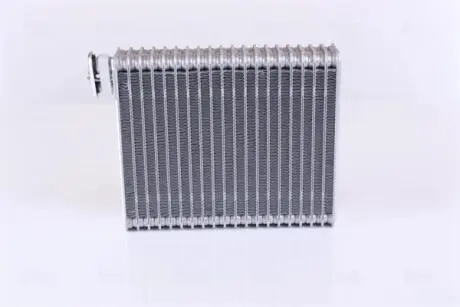 Испаритель кондиционера NISSENS 92302