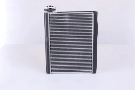 Випаровувач кондиціонера AUDI A6 ALLROAD C6, A6 C6, R8, R8 SPYDER 2.0-5.2 05.04-07.15 NISSENS 92368