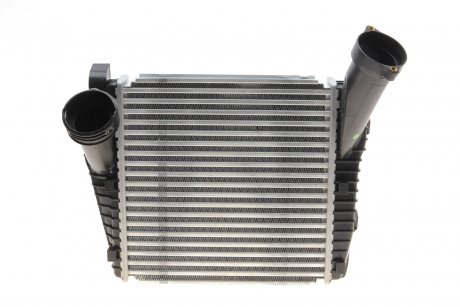 Радиатор интеркулера Audi Q7/Porsche Cayenne 4.2TDI/S4.5 02-18 NRF 30293