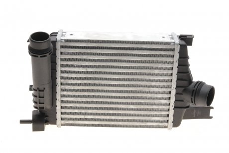 Радиатор интеркулера Dacia Duster 1.2 TCe 13-/Renault Clio 1.5 dCi 12- NRF 30375