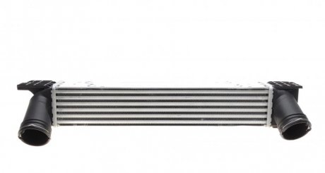 Радиатор интеркулера BMW 1 (E81/E82/E87/E88)/3 (E90/E91)/X1 (E84) 2.0 04-15 NRF 30797