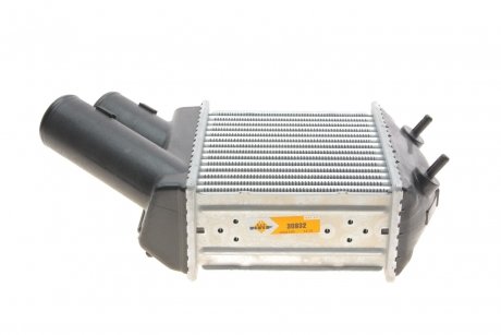 Радиатор интеркулера Renault Megane/Scenic 1.5D/1.9D/2.0 96- NRF 30832