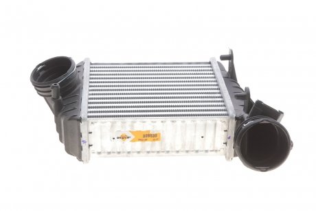 Радиатор интеркулера VW Passat B5.5/Skoda Superb 2.5TDI 03-08 NRF 309030 (фото 1)