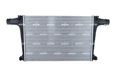 Радіатор інтеркулера Audi Q7/Q8/VW Touareg 17- NRF 309127