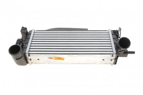 Радиатор интеркулера Ford Focus/C-Max/Transit 1.0 EcoBoost 12- NRF 30926 (фото 1)