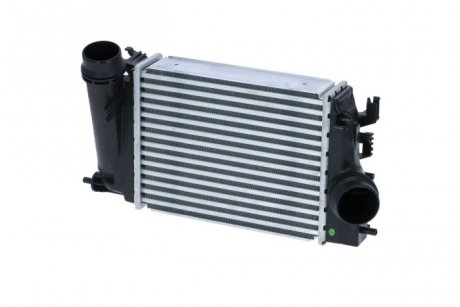 Радиатор интеркулера Nissan Qashqai 1.5 dCi 13- NRF 30973 (фото 1)