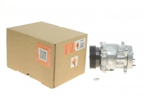 Компресор кондиціонера Renault Master II 3.0D 03- NRF 32711